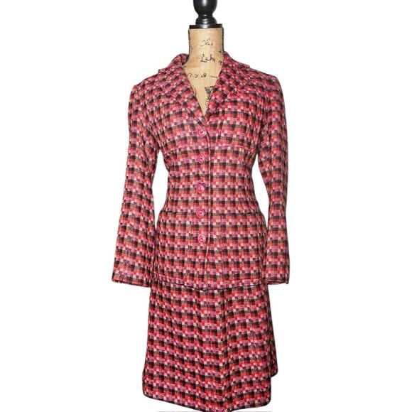 VINTAGE VOGUE PARIS ORGINAL HANDMADE PINK WOOL BLAZER SKIRT SUIT 2 PIECE SMALL S - Picture 1 of 8